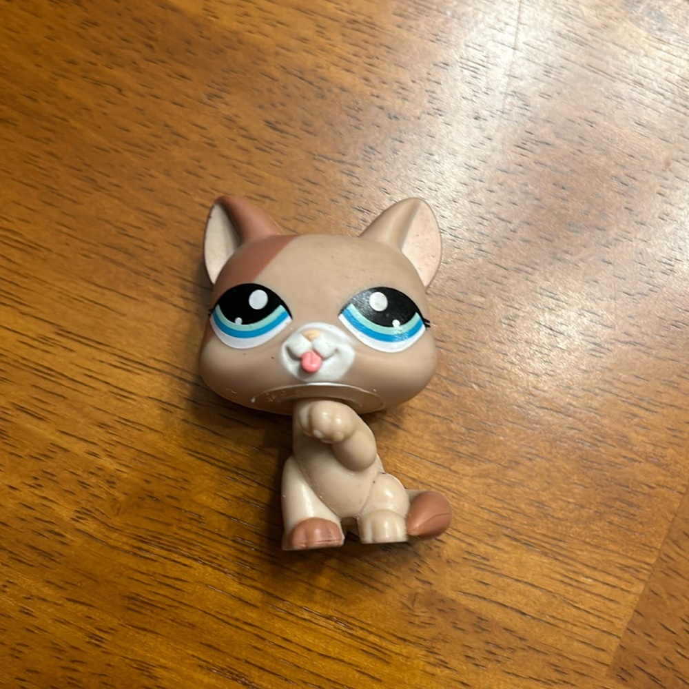 AUTHENTIC LPS Paw Licking Cat Dark and Light Brown 2008